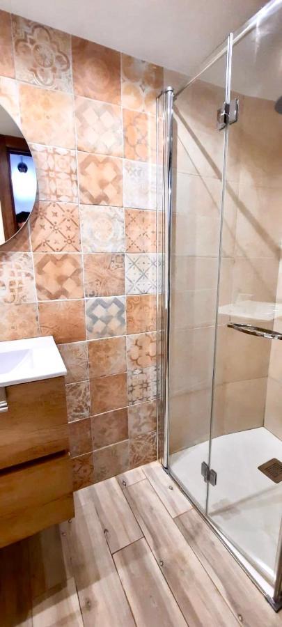 Apartamentos Bajo Pena Apartamentos Sanlorien El Pueyo de Araguas Ngoại thất bức ảnh